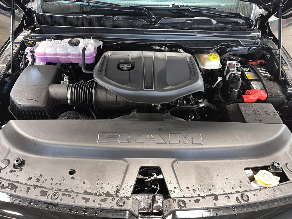 2026 Ram 1500 WARLOCK in Sherbrooke, Quebec - 8 - w1024h768px