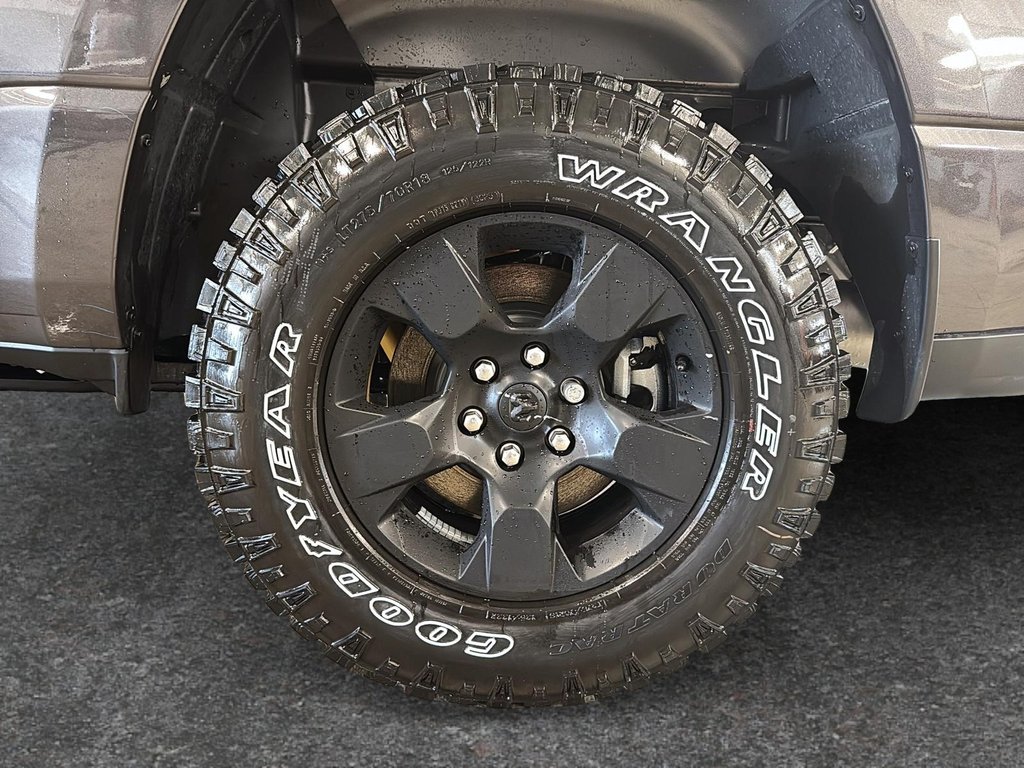 2026 Ram 1500 WARLOCK in Sherbrooke, Quebec - 7 - w1024h768px