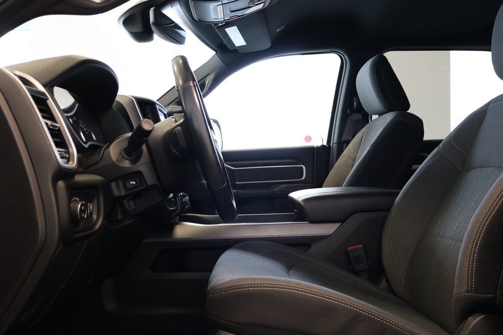 Ram 2500 Big Horn Crewcab 6.4L V8 Sport 2022 à St-Jean-Sur-Richelieu, Québec - 8 - w1024h768px