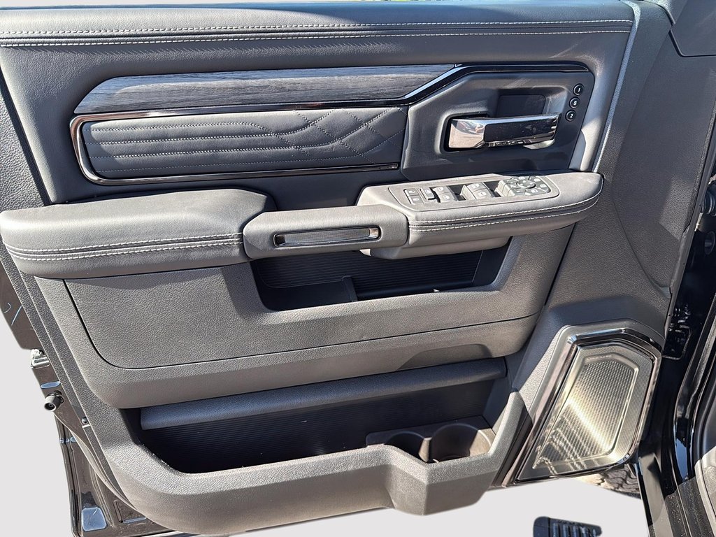 2026 Ram 2500 LIMITED in St-Jean-Sur-Richelieu, Quebec - 10 - w1024h768px