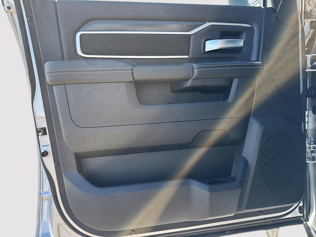 2026 Ram 2500 BIG HORN in St-Jean-Sur-Richelieu, Quebec - 11 - w1024h768px