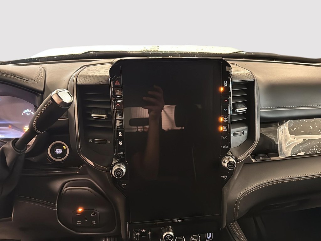 2026 Ram 2500 LIMITED in Sherbrooke, Quebec - 14 - w1024h768px