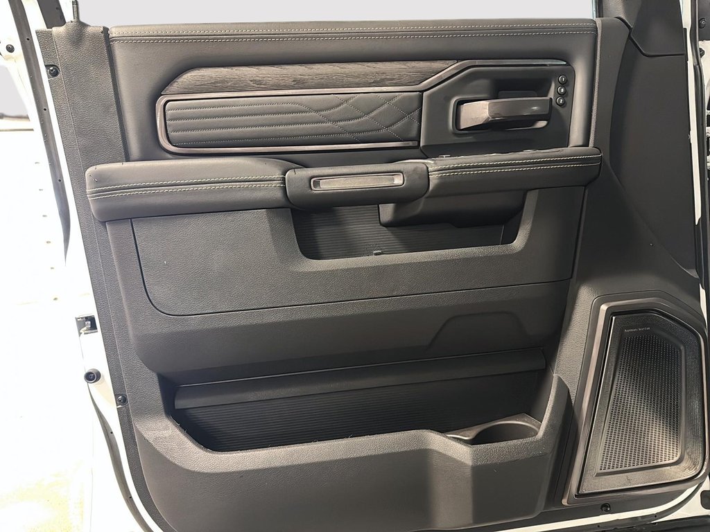 2026 Ram 2500 LIMITED in Sherbrooke, Quebec - 11 - w1024h768px