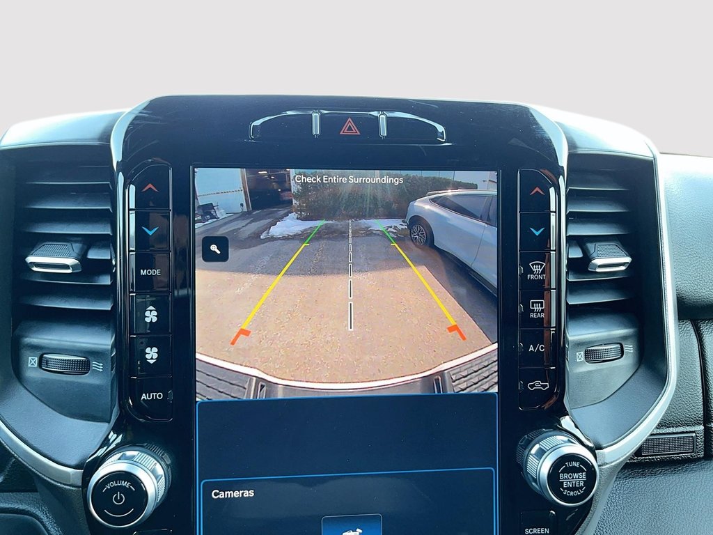 Ram 3500 Big Horn Night Crewcab V8 4X4 2024 à St-Jean-Sur-Richelieu, Québec - 18 - w1024h768px