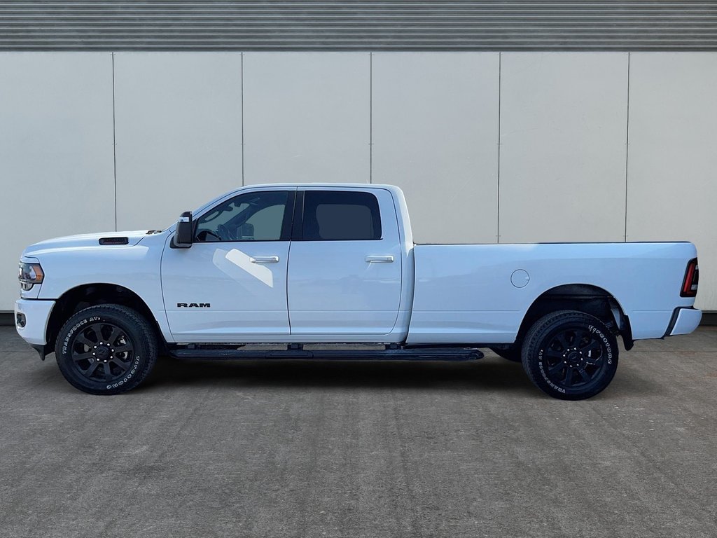 Ram 3500 Big Horn Night Crewcab V8 4X4 2024 à St-Jean-Sur-Richelieu, Québec - 5 - w1024h768px
