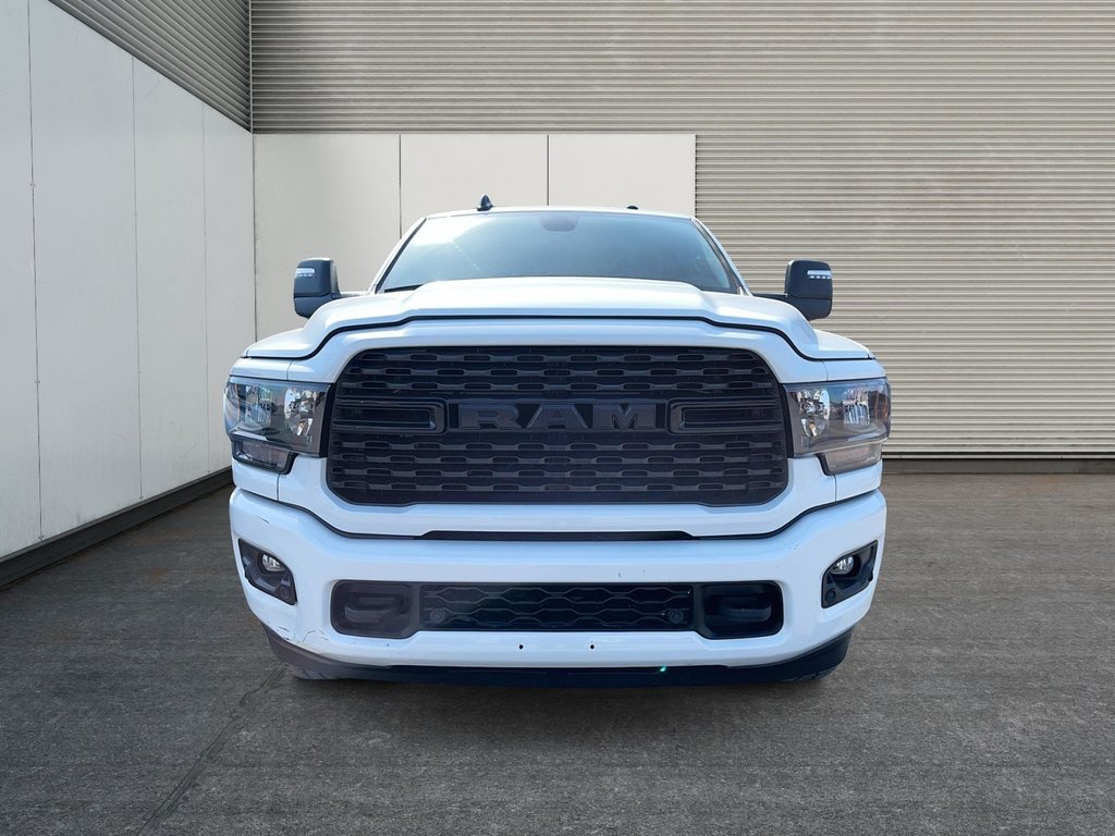 Ram 3500 Big Horn Night Crewcab V8 4X4 2024 à St-Jean-Sur-Richelieu, Québec - 2 - w1024h768px