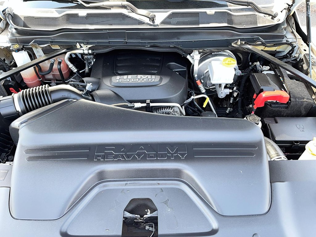 Ram 3500 Big Horn Night Crewcab V8 4X4 2024 à St-Jean-Sur-Richelieu, Québec - 8 - w1024h768px