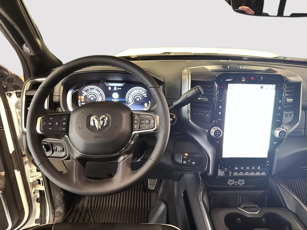 2025 Ram 3500 LARAMIE in Sherbrooke, Quebec - 10 - w1024h768px