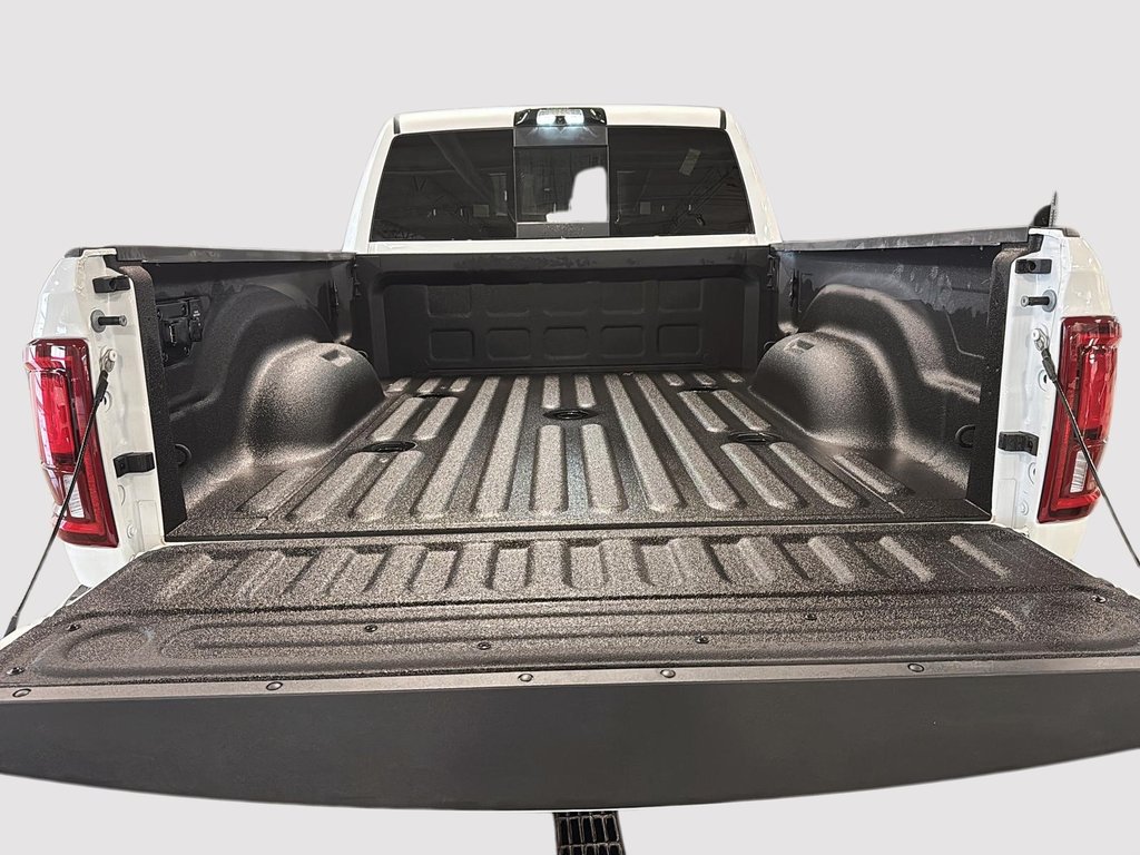 2025 Ram 3500 LARAMIE in Sherbrooke, Quebec - 17 - w1024h768px