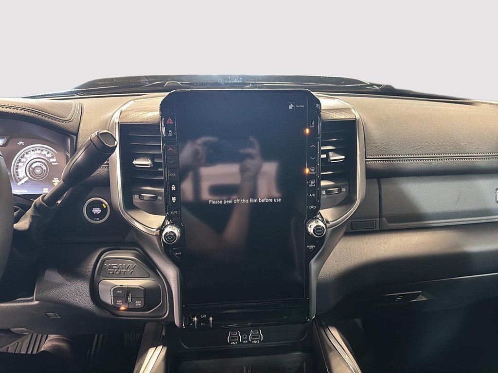 2026 Ram 3500 LARAMIE in St-Jean-Sur-Richelieu, Quebec - 17 - w1024h768px