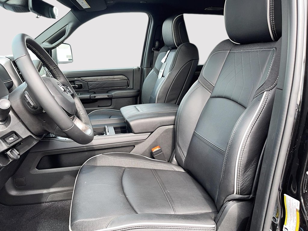 2026 Ram 3500 LIMITED in St-Jean-Sur-Richelieu, Quebec - 9 - w1024h768px