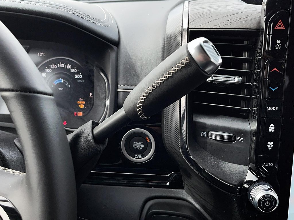 2026 Ram 3500 LIMITED in St-Jean-Sur-Richelieu, Quebec - 15 - w1024h768px