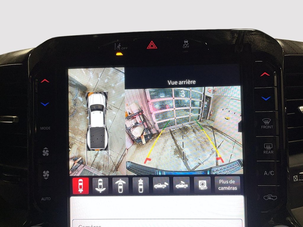 2026 Ram 3500 BIG HORN in Sherbrooke, Quebec - 17 - w1024h768px