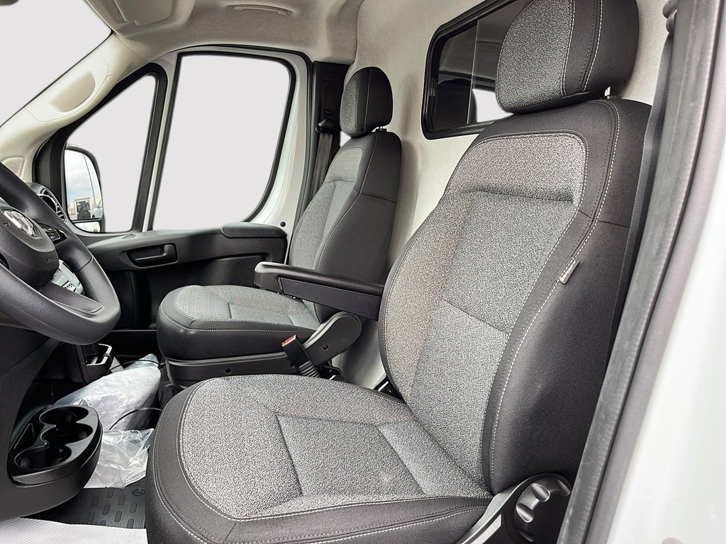 Ram PROMASTER CARGO VAN 1500 TRADESMAN W/ PASS SEAT 2025 à Sherbrooke, Québec - 8 - w1024h768px