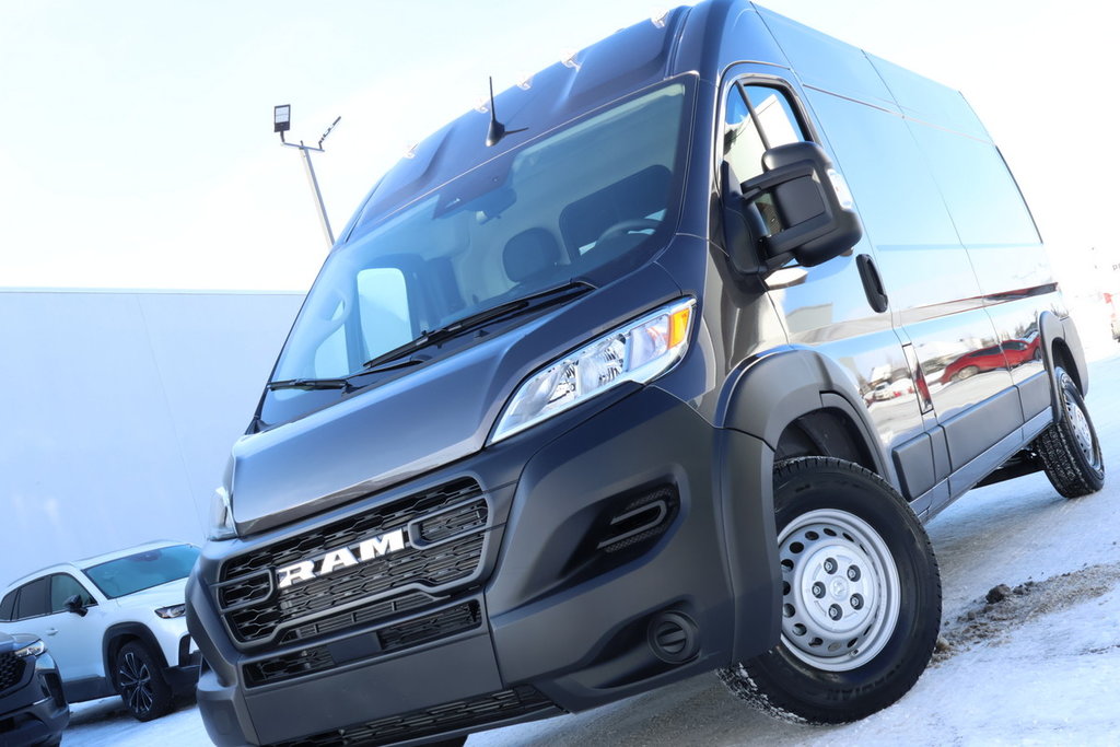 Ram PROMASTER CARGO VAN 2500 TRADESMAN W/ PASS SEAT 2025 à St-Jean-Sur-Richelieu, Québec - 2 - w1024h768px