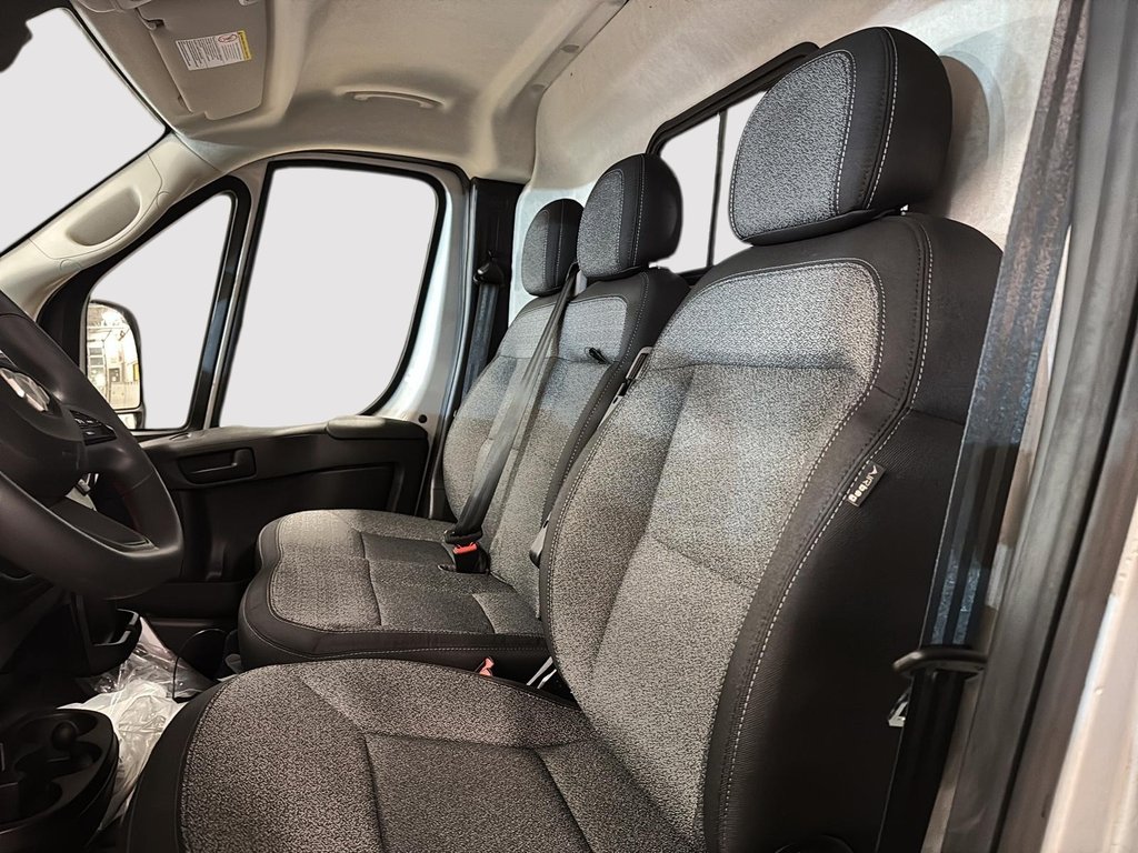 2025 Ram Promaster Cargo Van 2500 TRADESMAN W/ PASS SEAT in Sherbrooke, Quebec - 9 - w1024h768px