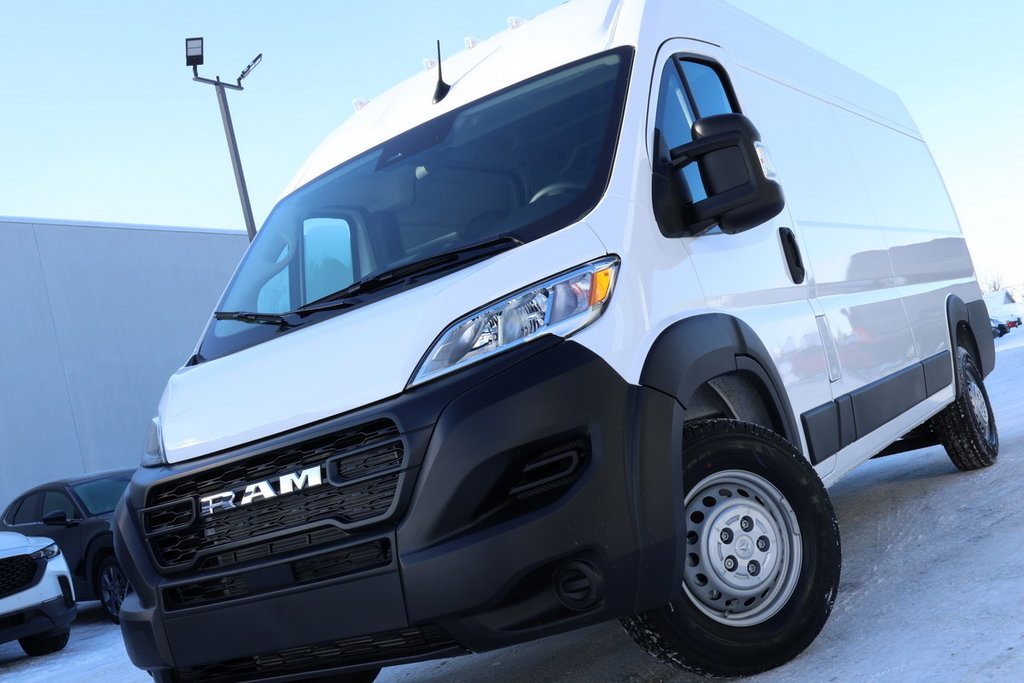 2025 Ram PROMASTER CARGO VAN 3500 TRADESMAN W/ PASS SEAT in Sherbrooke, Quebec - 2 - w1024h768px