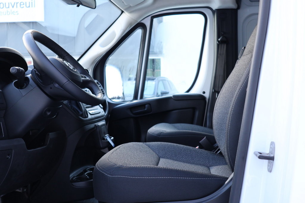 2025 Ram PROMASTER CARGO VAN 3500 TRADESMAN W/ PASS SEAT in St-Jean-Sur-Richelieu, Quebec - 8 - w1024h768px