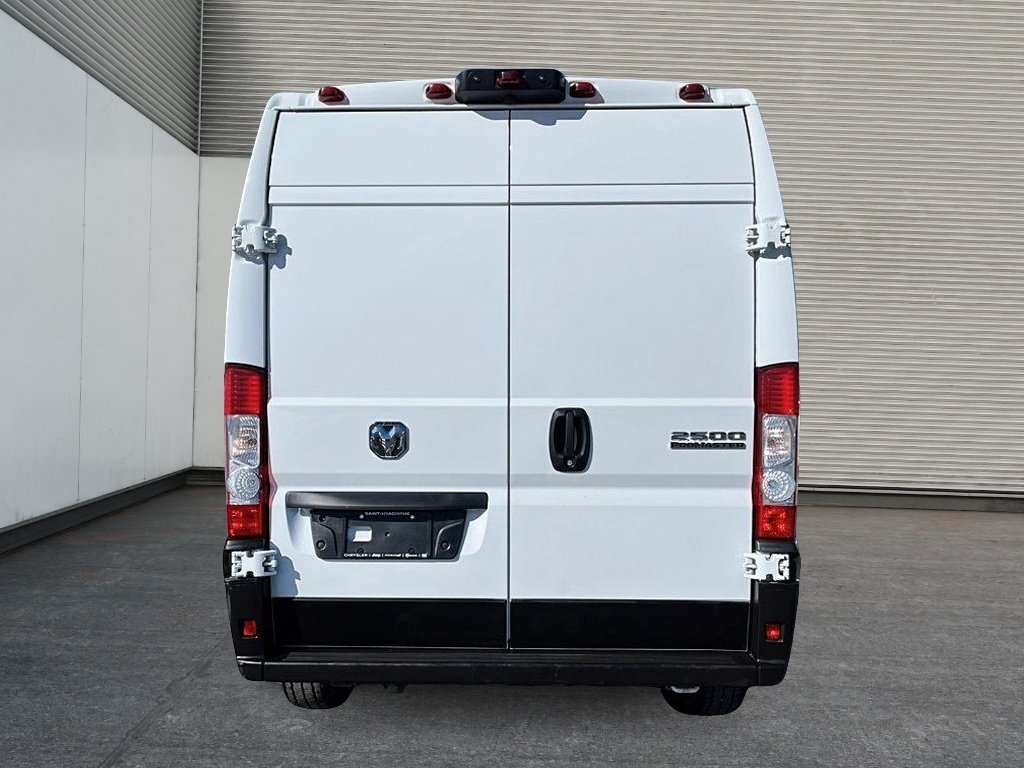 Ram ProMaster Cargo Van 2500 159'' HIGH ROOF // CARPLAY & ANDROID AUTO 2023 à St-Jean-Sur-Richelieu, Québec - 5 - w1024h768px