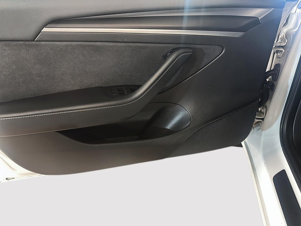 Tesla Model 3 STANDARD RANGE PLUS 2022 à St-Jean-Sur-Richelieu, Québec - 11 - w1024h768px