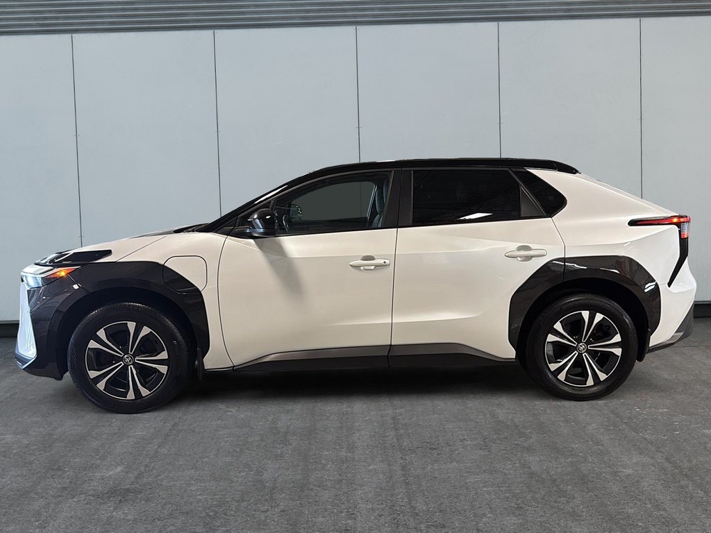 Toyota BZ4X XLE AWD TOIT-PANORAMIQUE 2023 à St-Jean-Sur-Richelieu, Québec - 5 - w1024h768px