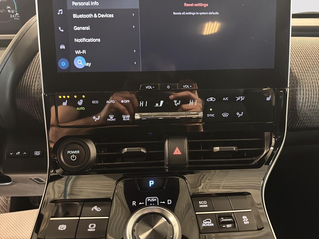 Toyota BZ4X XLE AWD TOIT-PANORAMIQUE 2023 à St-Jean-Sur-Richelieu, Québec - 14 - w1024h768px