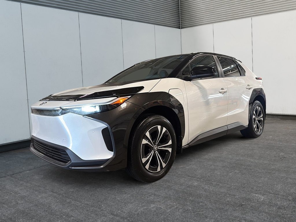Toyota BZ4X XLE AWD TOIT-PANORAMIQUE 2023 à St-Jean-Sur-Richelieu, Québec - 1 - w1024h768px