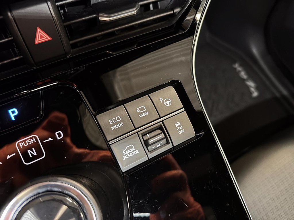 Toyota BZ4X XLE AWD CUIR TOIT-PANORAMIQUE 2024 à St-Jean-Sur-Richelieu, Québec - 16 - w1024h768px