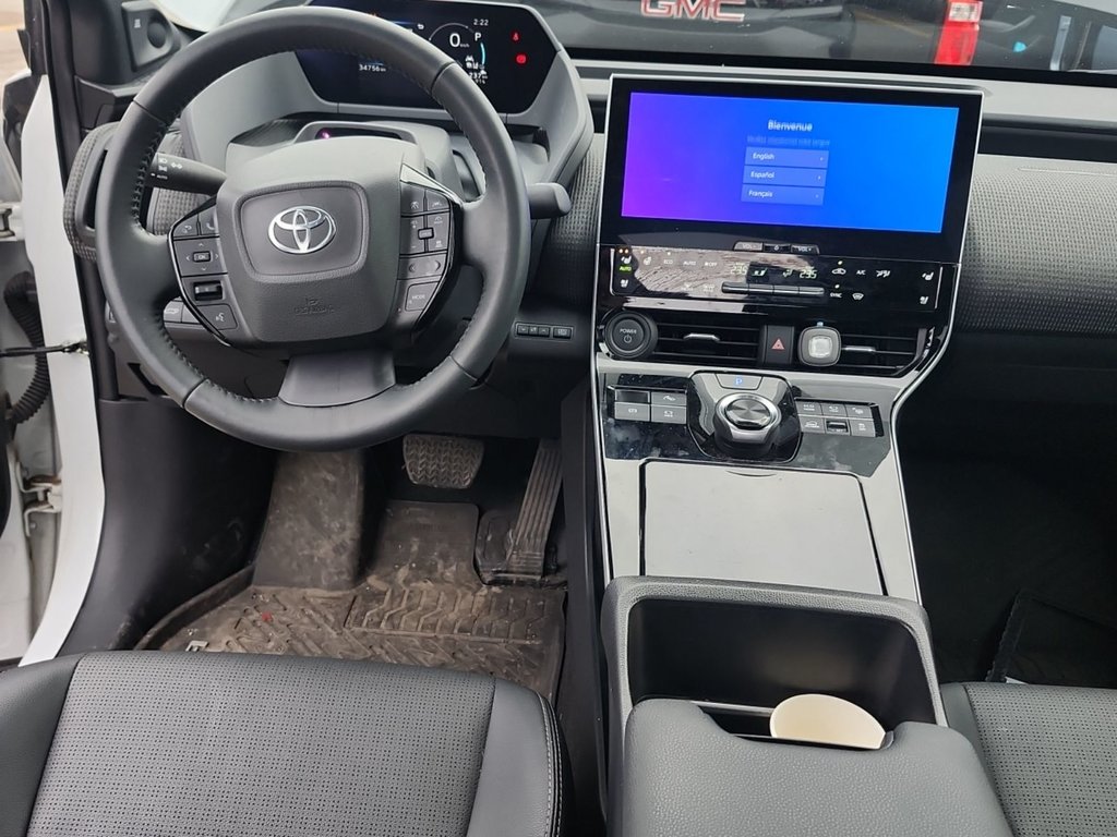 2024 Toyota BZ4X XLE AWD CUIR TOIT-PANORAMIQUE in St-Jean-Sur-Richelieu, Quebec - 6 - w1024h768px