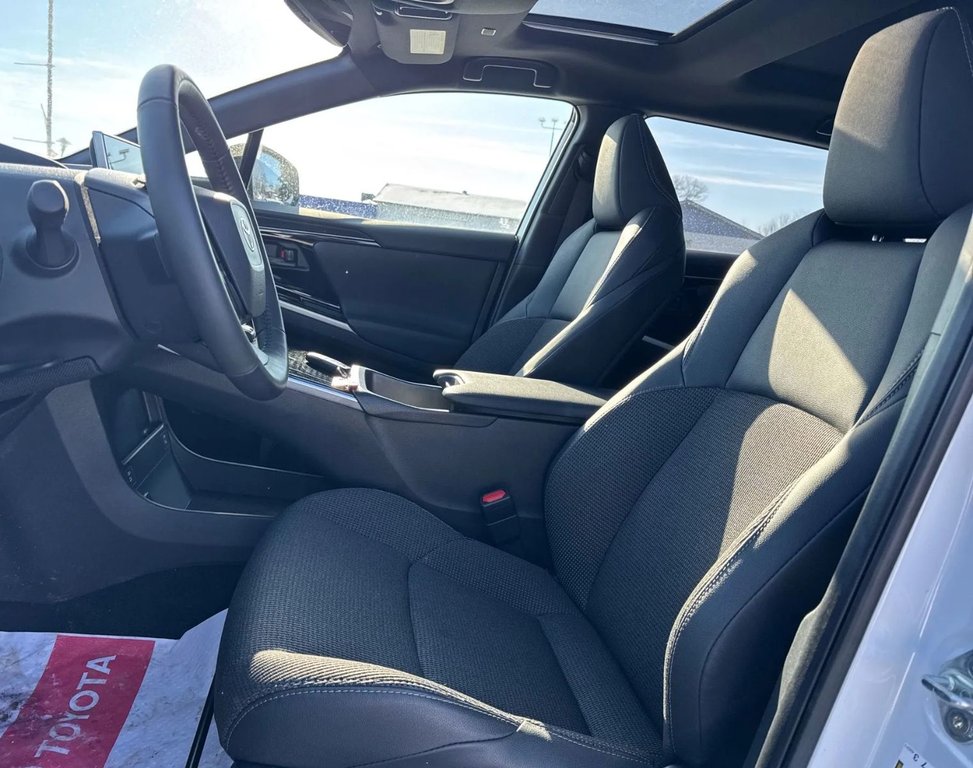 Toyota BZ4X XLE AWD TOIT-PANORAMIQUE 2024 à St-Jean-Sur-Richelieu, Québec - 2 - w1024h768px