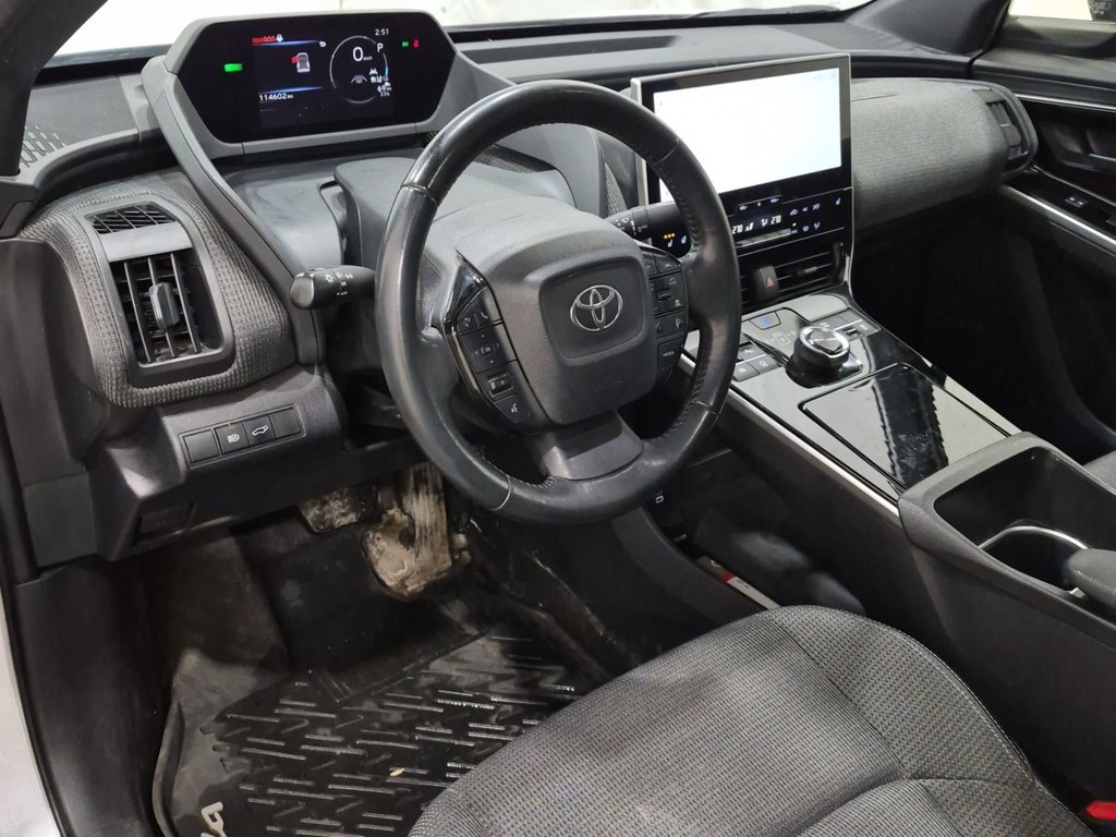 Toyota BZ4X XLE AWD TOIT-PANORAMIQUE 2023 à St-Jean-Sur-Richelieu, Québec - 3 - w1024h768px