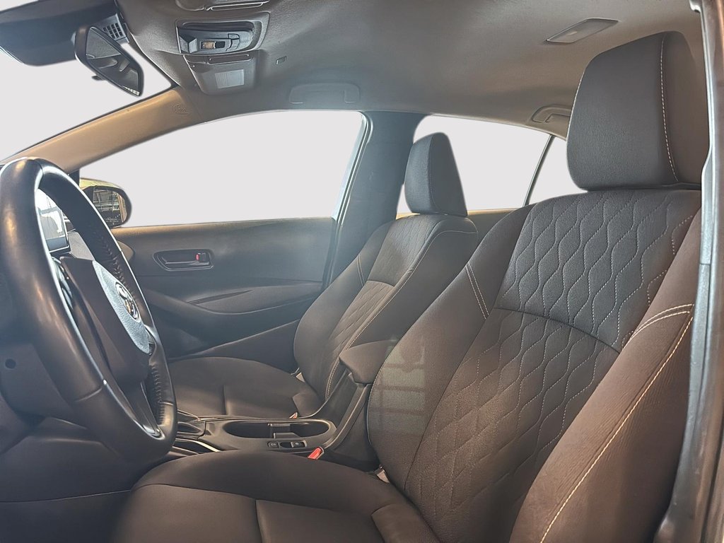 2024 Toyota Corolla LE HYBRID AWD in St-Jean-Sur-Richelieu, Quebec - 9 - w1024h768px