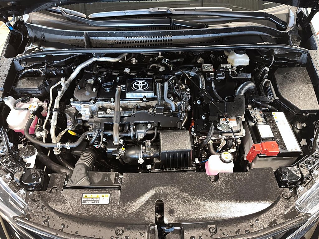 2025 Toyota Corolla LE HYBRID AWD in St-Jean-Sur-Richelieu, Quebec - 8 - w1024h768px