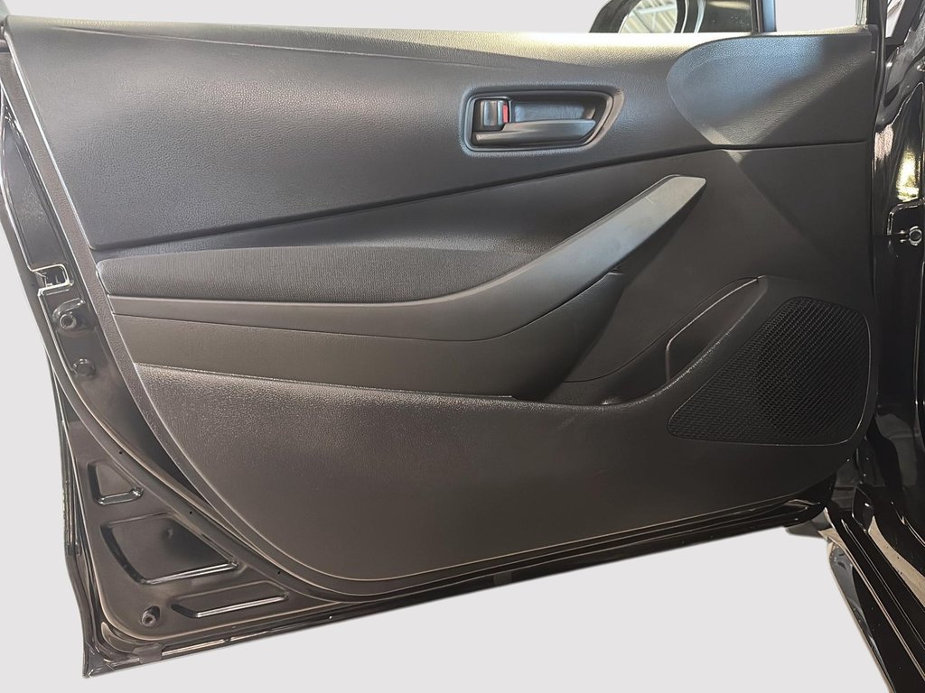 2025 Toyota Corolla LE HYBRID AWD in St-Jean-Sur-Richelieu, Quebec - 11 - w1024h768px