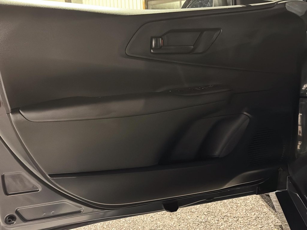 Toyota PRIUS PRIME SE HYBRIDE BRANCHABLE 2024 à St-Jean-Sur-Richelieu, Québec - 11 - w1024h768px