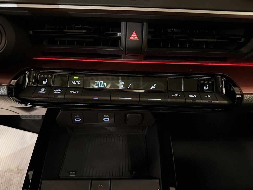 2024 Toyota PRIUS PRIME XSE HYBRIDE BRANCHABLE in St-Jean-Sur-Richelieu, Quebec - 14 - w1024h768px