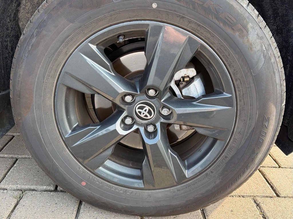 Toyota RAV4 LE AWD 2026 à St-Jean-Sur-Richelieu, Québec - 6 - w1024h768px
