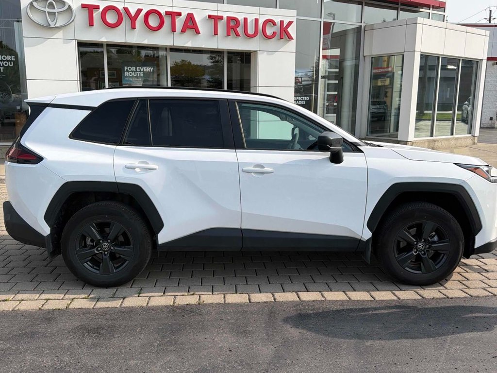 Toyota RAV4 LE AWD 2026 à St-Jean-Sur-Richelieu, Québec - 4 - w1024h768px