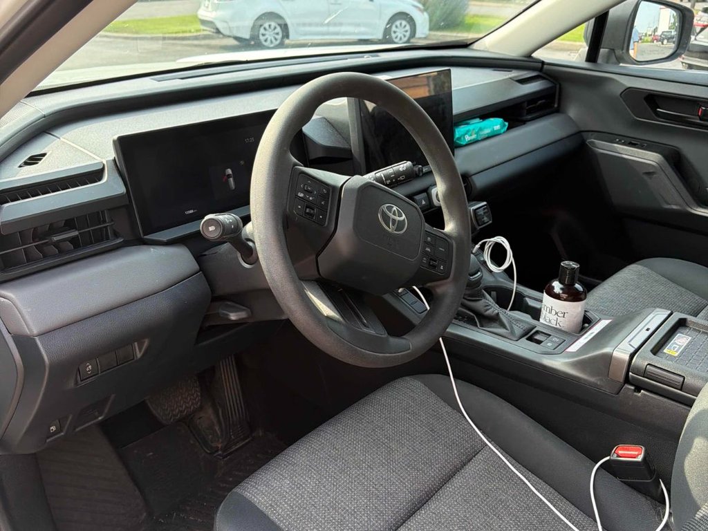 Toyota RAV4 LE AWD 2026 à St-Jean-Sur-Richelieu, Québec - 7 - w1024h768px