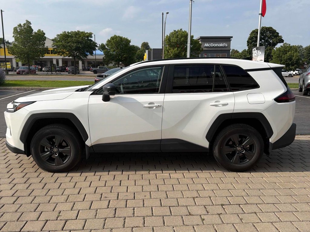 Toyota RAV4 LE AWD 2026 à St-Jean-Sur-Richelieu, Québec - 2 - w1024h768px