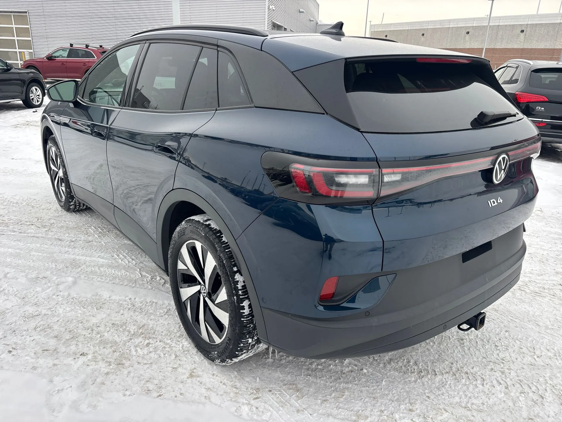 2023 Volkswagen ID.4 Pro AWD Toit-Panoramique in St-Jean-Sur-Richelieu, Quebec - 2 - w1024h768px