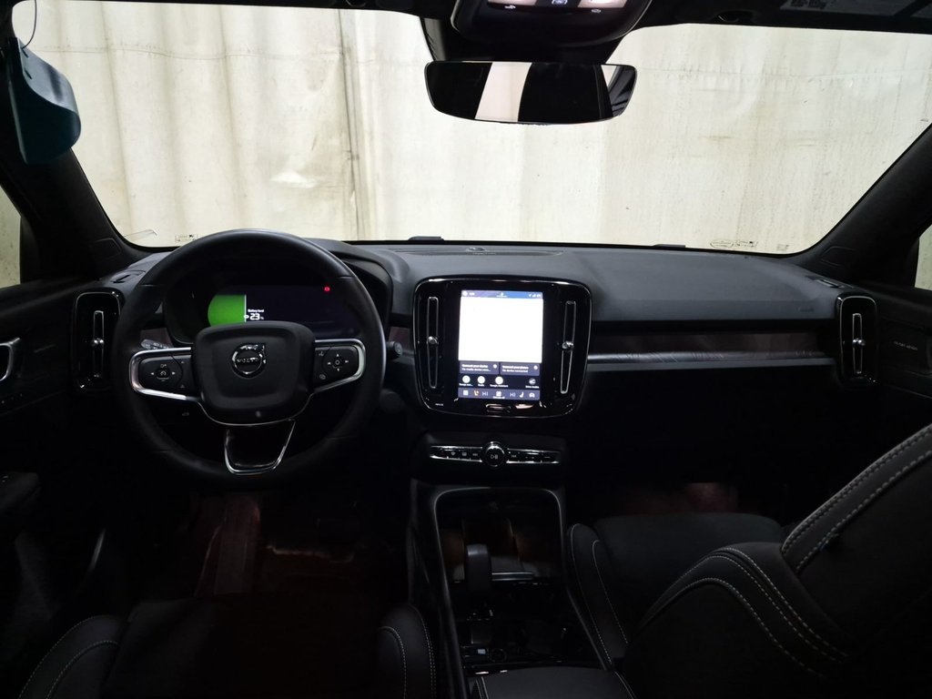 2024 Volvo XC40 Recharge Pure Electric Ultimate AWD in St-Jean-Sur-Richelieu, Quebec - 8 - w1024h768px
