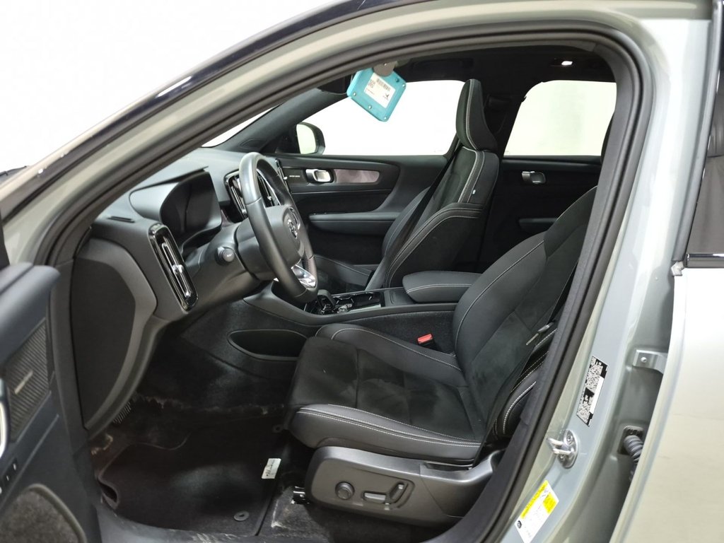 2024 Volvo XC40 Recharge Pure Electric Ultimate AWD in St-Jean-Sur-Richelieu, Quebec - 9 - w1024h768px