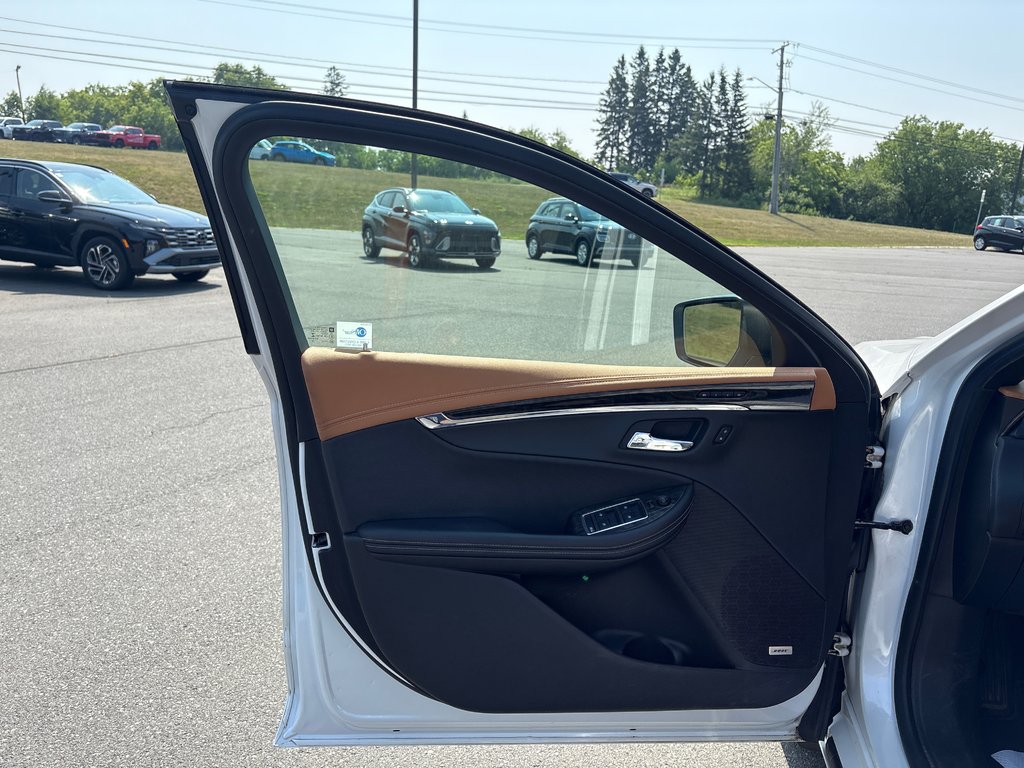 Chevrolet Impala LTZ 2015 à Bathurst, Nouveau-Brunswick - 11 - w1024h768px