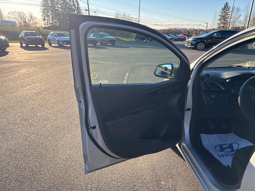 Chevrolet Spark 1LT 2022 à Bathurst, Nouveau-Brunswick - 23 - w1024h768px