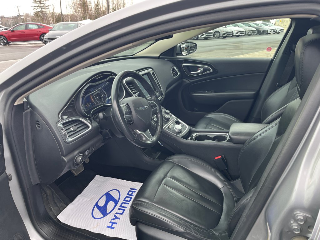 2016 Chrysler 200 C in Bathurst, New Brunswick - 9 - w1024h768px