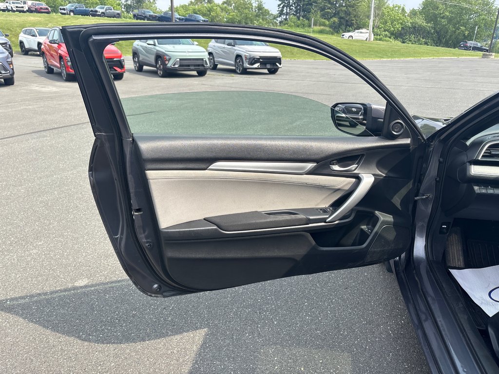 2017 Honda Civic Coupe EX-T in Bathurst, New Brunswick - 8 - w1024h768px