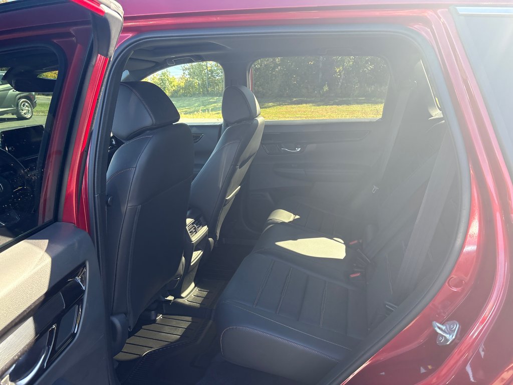 2023 Honda CR-V HYBRID Touring in Bathurst, New Brunswick - 8 - w1024h768px