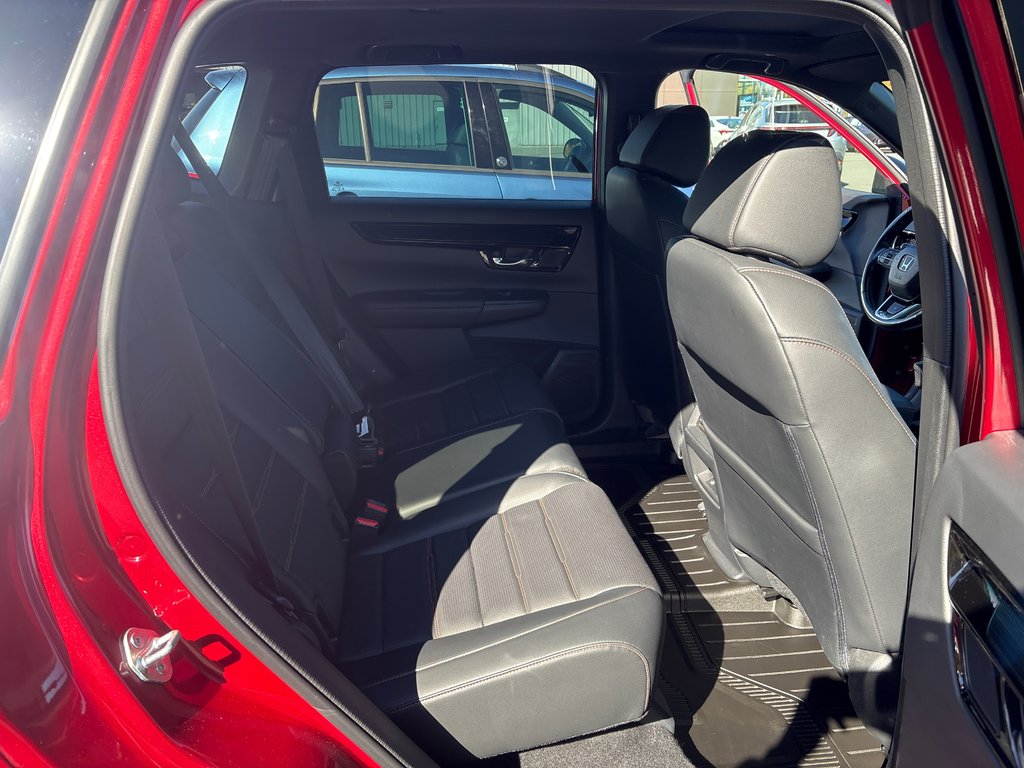 2023 Honda CR-V HYBRID Touring in Bathurst, New Brunswick - 10 - w1024h768px