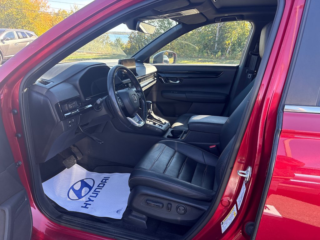 2023 Honda CR-V HYBRID Touring in Bathurst, New Brunswick - 24 - w1024h768px